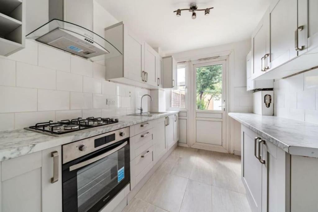 A Luxurious 3 Bed-terrance House Casa vacanze
